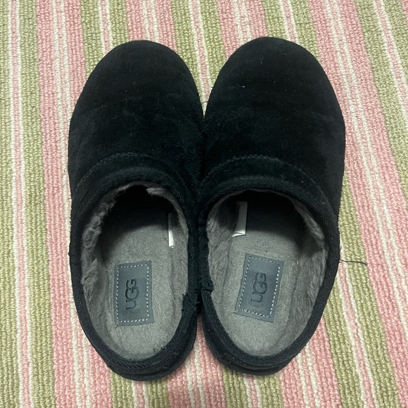 Classic Ugg slippers - Picture 3 of 4